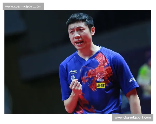 许昕父亲节与儿女甜蜜同框 奥运冠军化身温柔奶爸