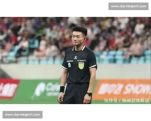 苏超铁哨柔情：高颜值裁判陆爽的微笑执法哲学